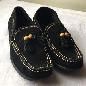 Oh Deer! Woman’s genuine suede leather loafers w/tassels wooden beads size 6.5